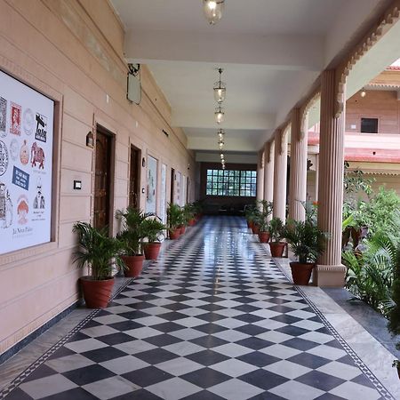 Jai Niwas Palace Resort クンバルガル エクステリア 写真