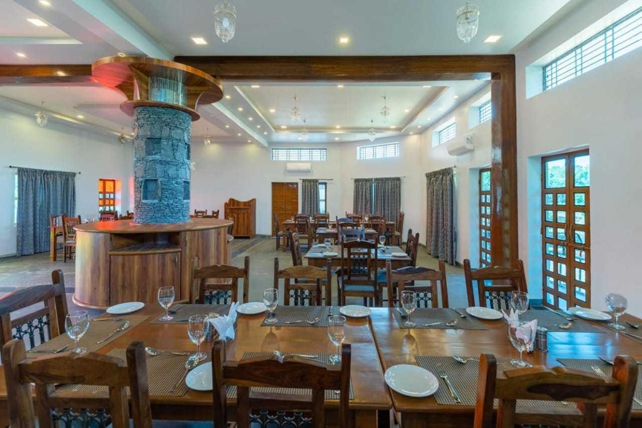 Jai Niwas Palace Resort クンバルガル エクステリア 写真