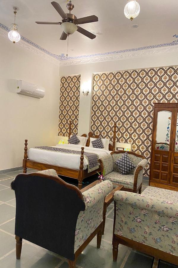Jai Niwas Palace Resort クンバルガル エクステリア 写真