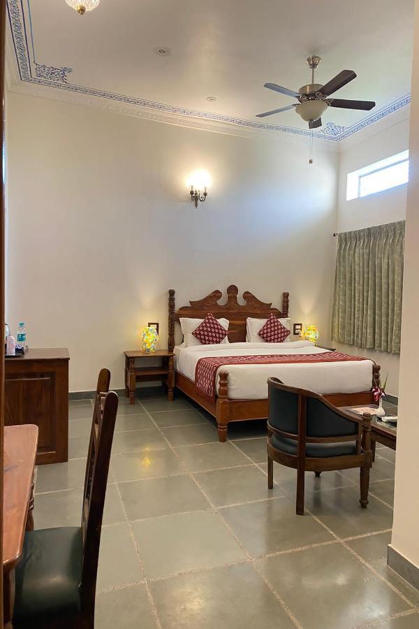 Jai Niwas Palace Resort クンバルガル エクステリア 写真