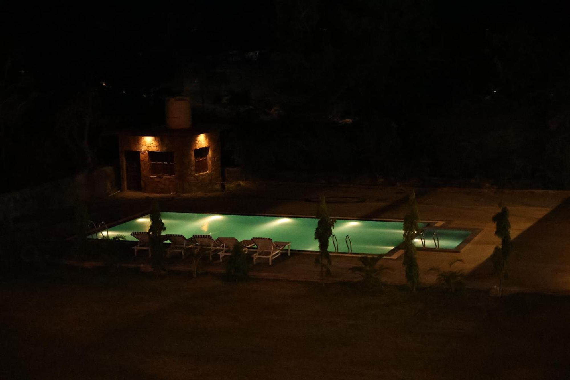 Jai Niwas Palace Resort クンバルガル エクステリア 写真