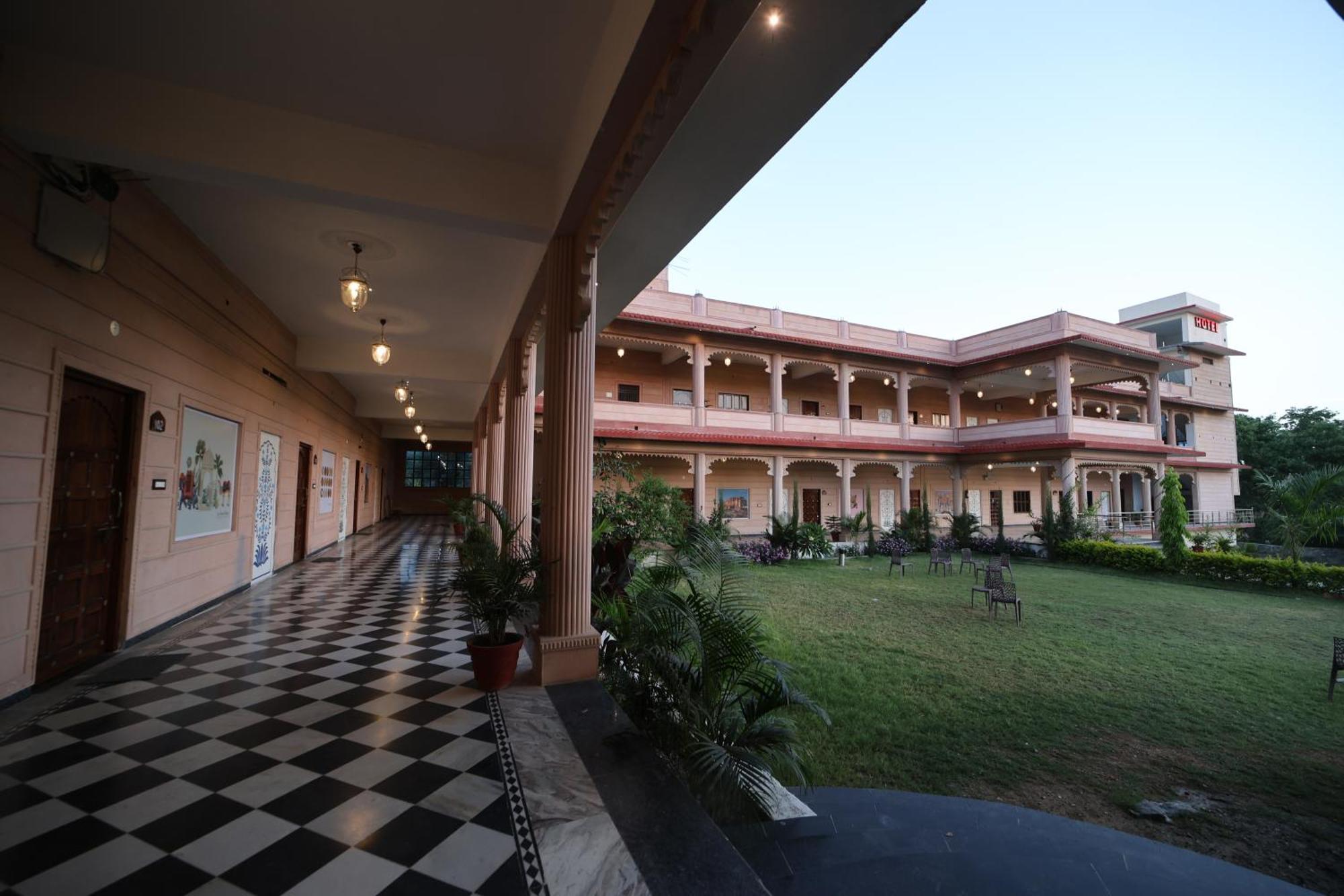 Jai Niwas Palace Resort クンバルガル エクステリア 写真
