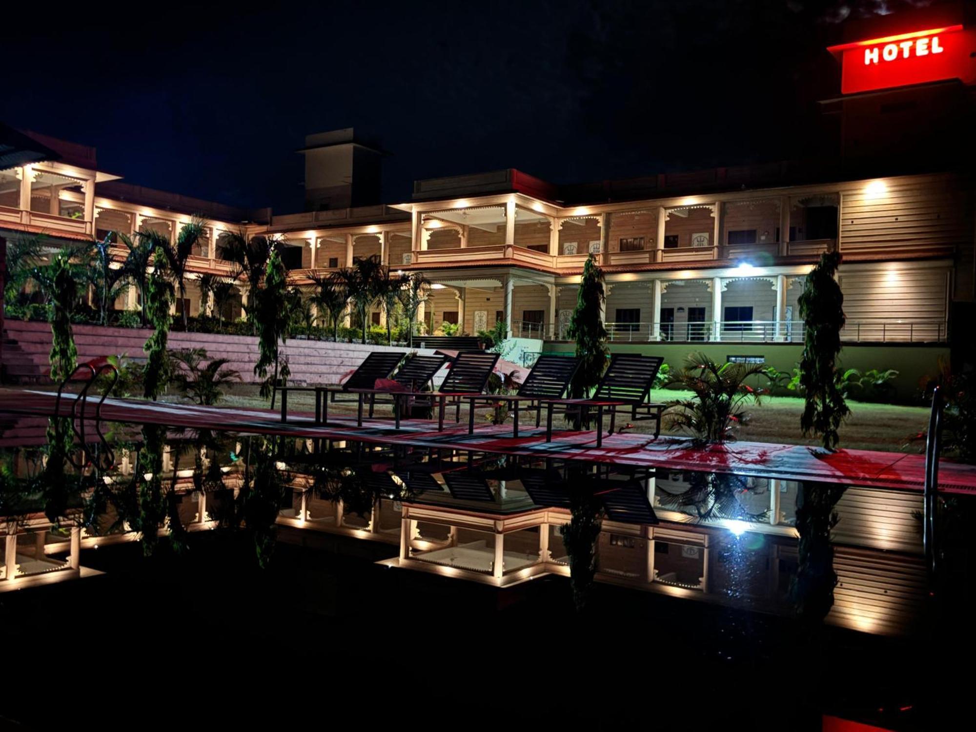 Jai Niwas Palace Resort クンバルガル エクステリア 写真